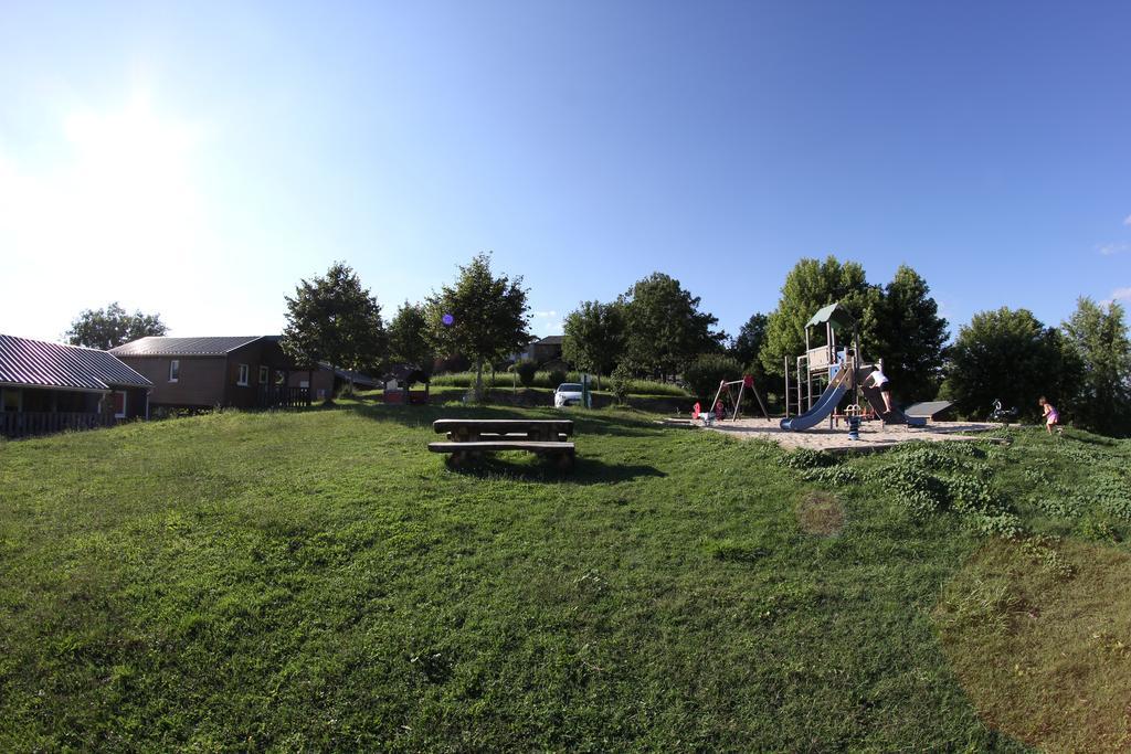 Camping Domaine Vallée du Tarn Saint-Cirgue Exterior foto